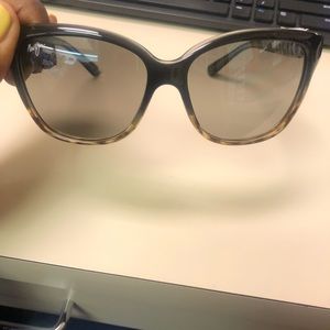 Brand new women Maui Jim sunglasses 🕶